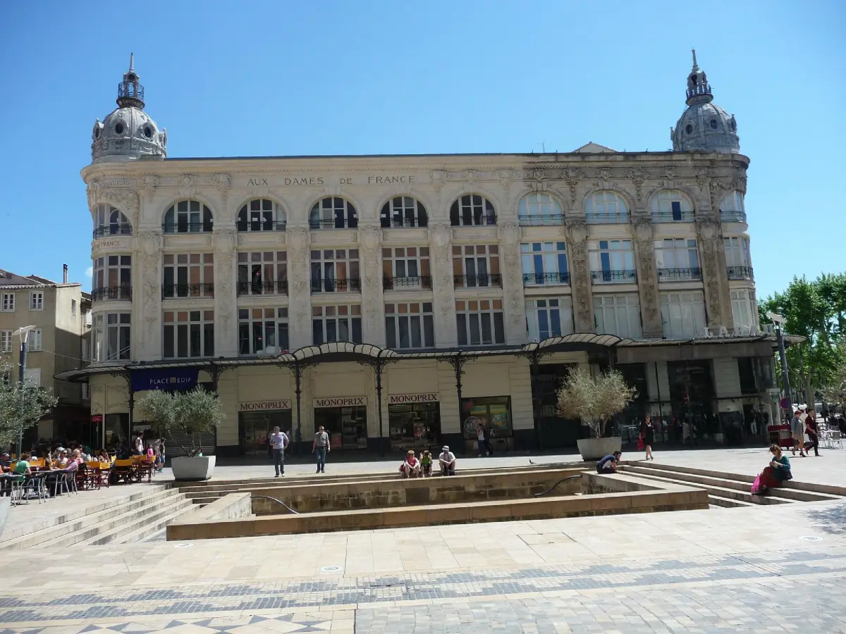 Place au palais des archevêques à Narbonne création de site internet à Narbonne agence web artdim